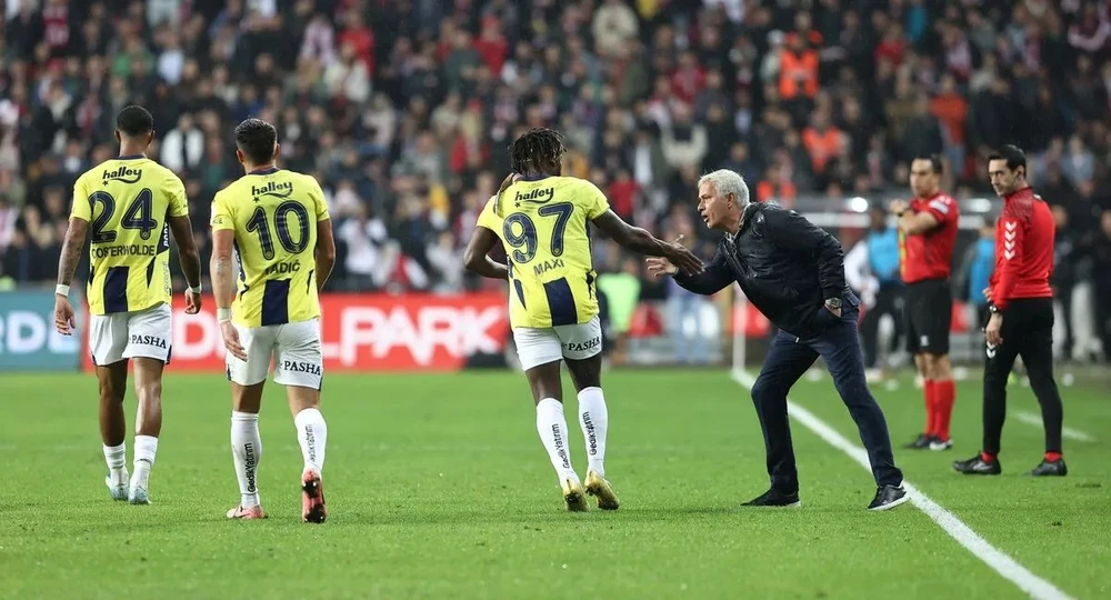 mourinho-fenerbahce.jpg